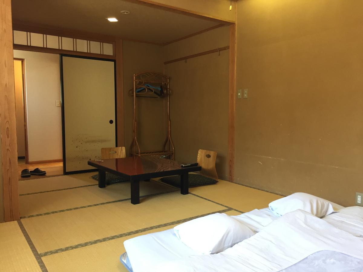 Отель Daymaruya Ryokan Яманути Экстерьер фото