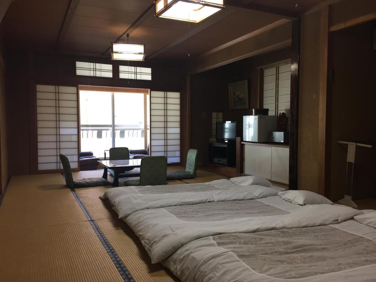 Отель Daymaruya Ryokan Яманути Экстерьер фото